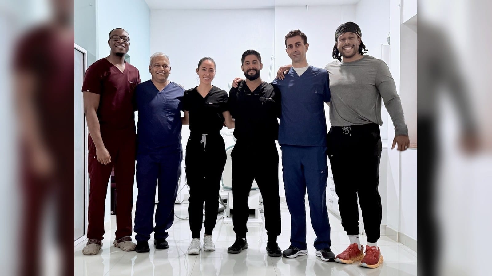 General dentists and mentors together at a 3rdSET live-patient implant placement course