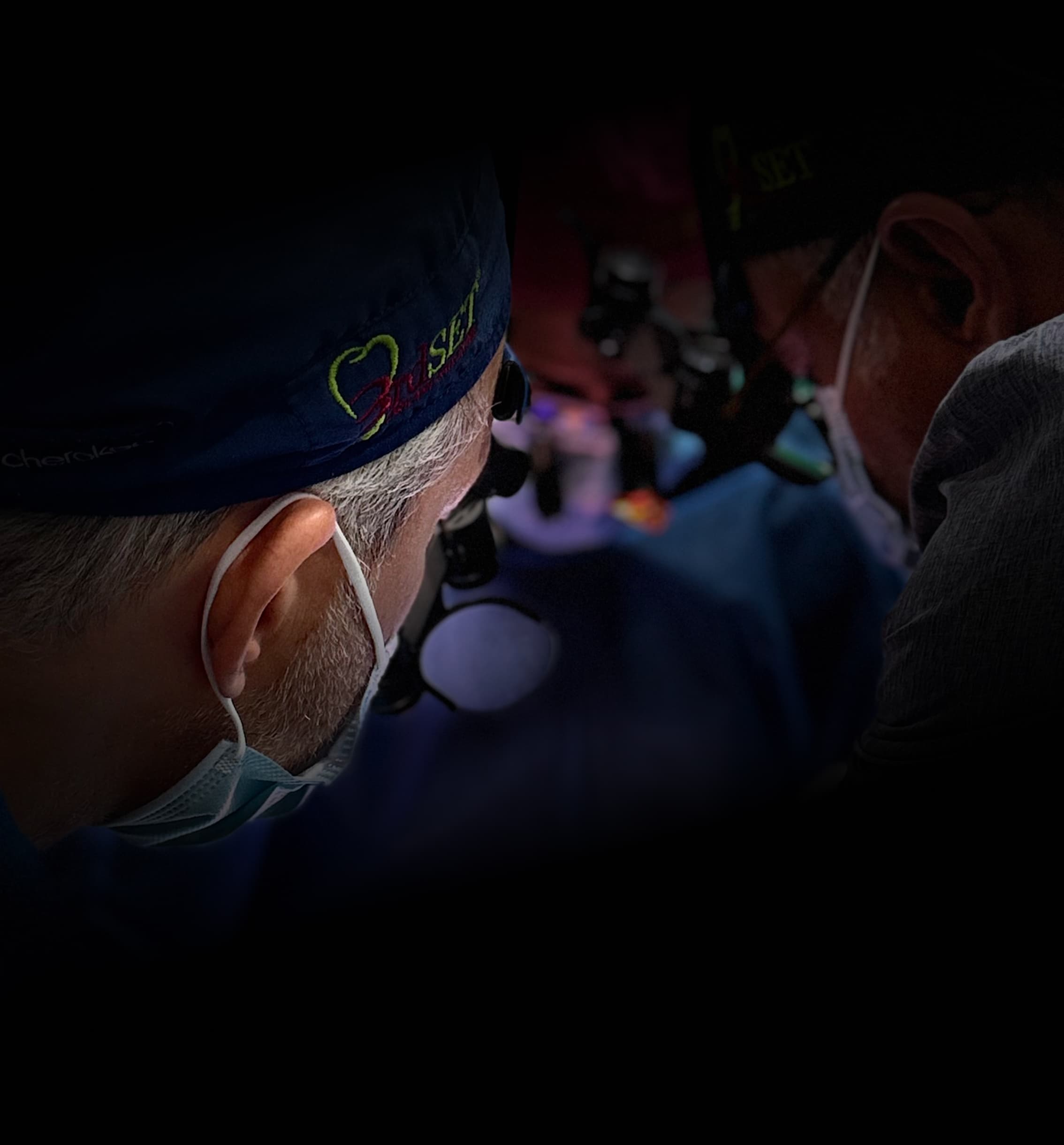 Close-up surgical mentorship during implant placement